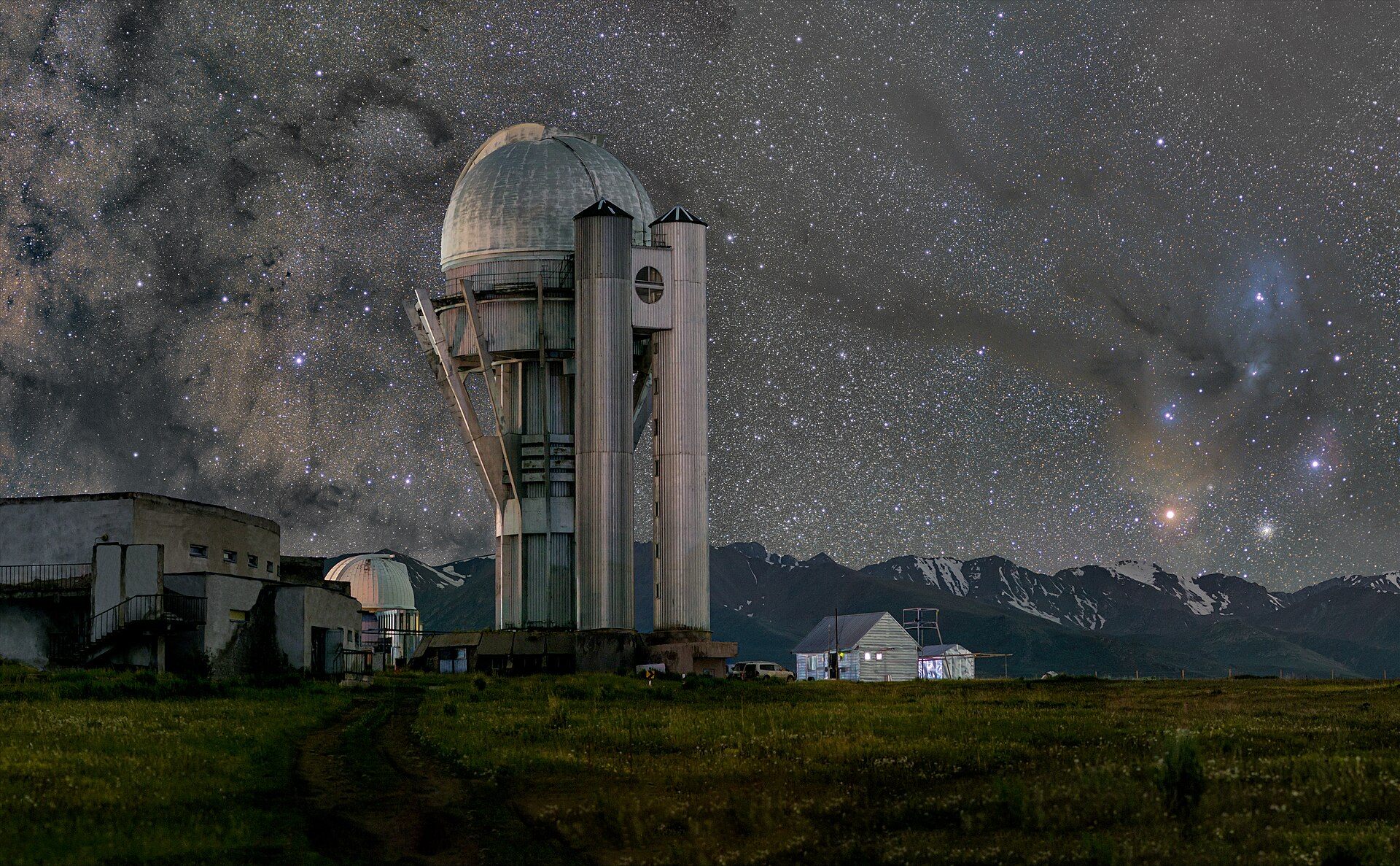File:Assy-Turgen Observatory against the backdrop of the center of the Milky Way and the star-forming region around Antares.jpg